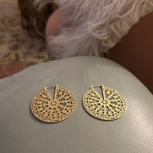 Gold Filigree Round Earrings